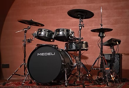 Medeli MZ729 กลองไฟฟ้าในการแสดงสดบนเวที
